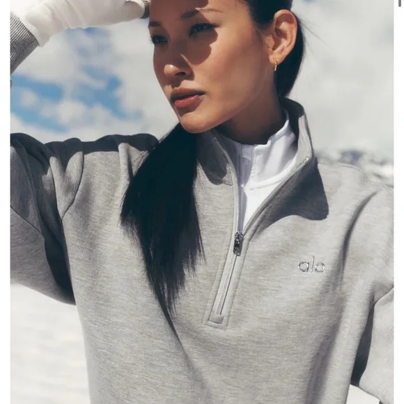 ALO Yoga Accolade 1/4 Zip Pullover - Picture 3 of 12